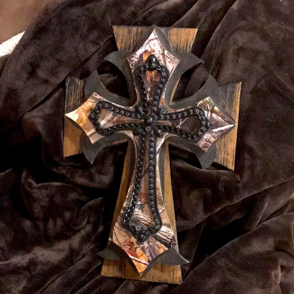 Wooden multi layer Black, Brown and Camo Cross